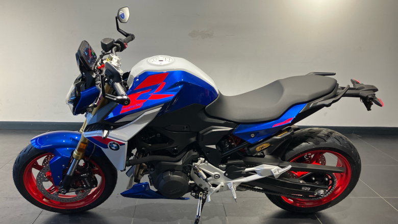 BMW F900 R (25MY)